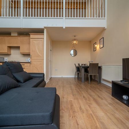 Luxury 2 Bed Apartment - Near Heathrow, Legoland, Windsor Slough Exteriör bild