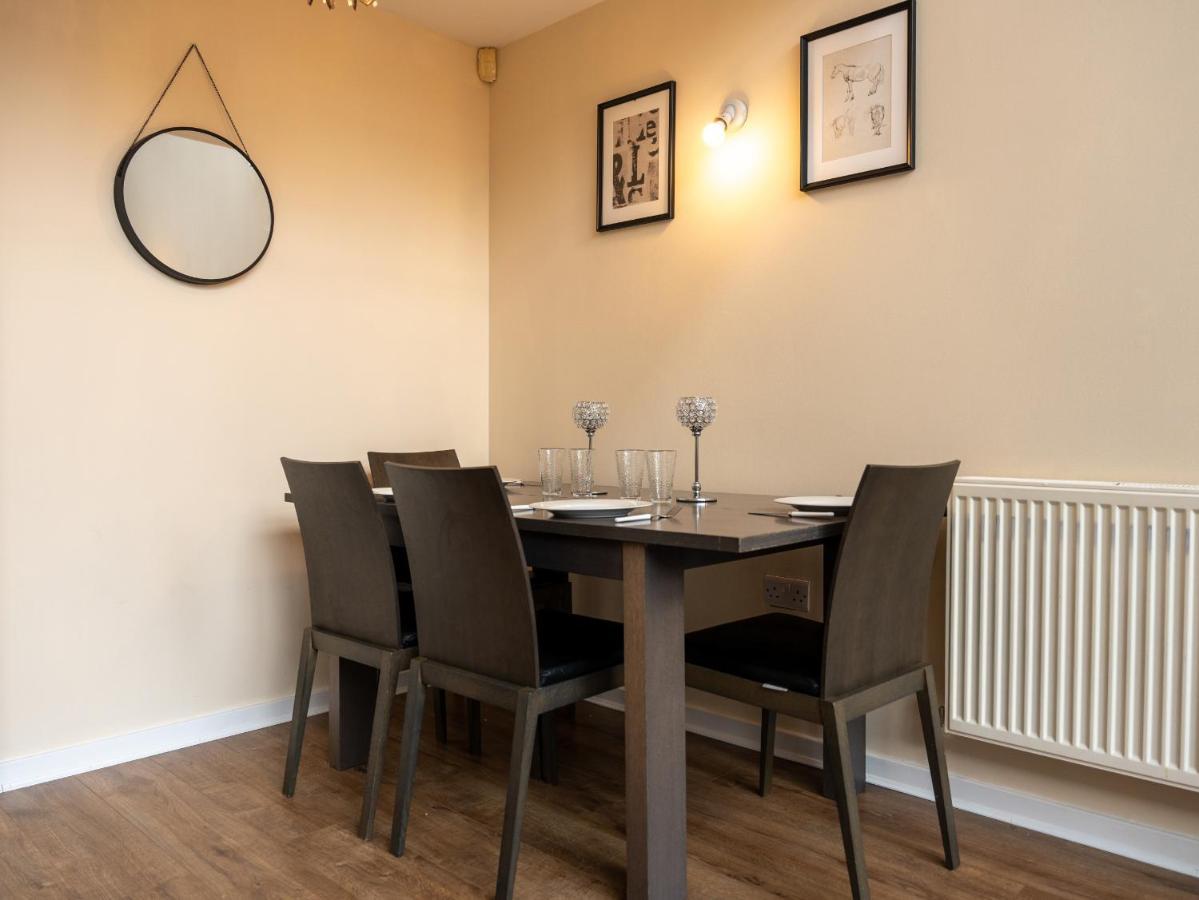 Luxury 2 Bed Apartment - Near Heathrow, Legoland, Windsor Slough Exteriör bild