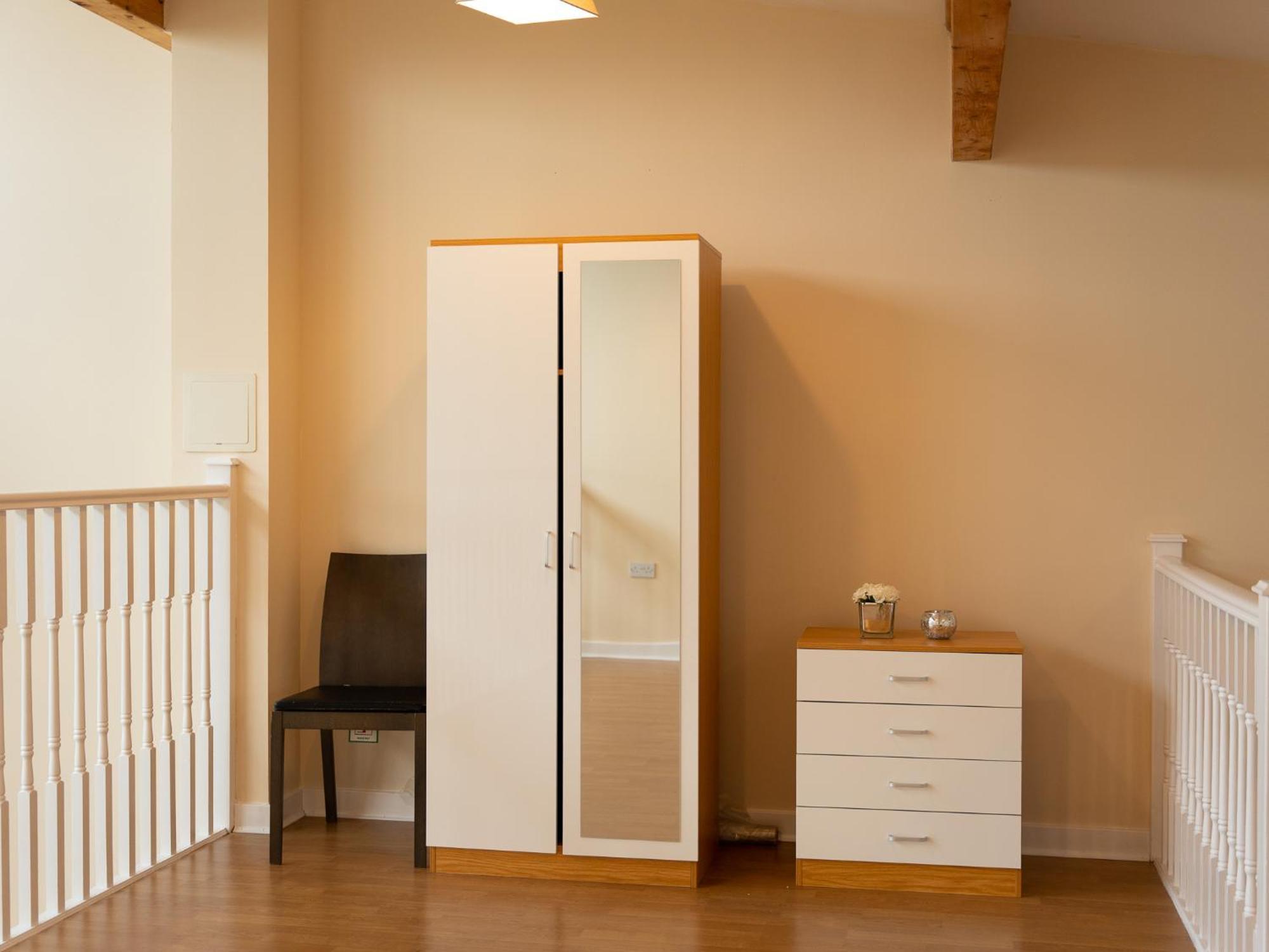 Luxury 2 Bed Apartment - Near Heathrow, Legoland, Windsor Slough Exteriör bild