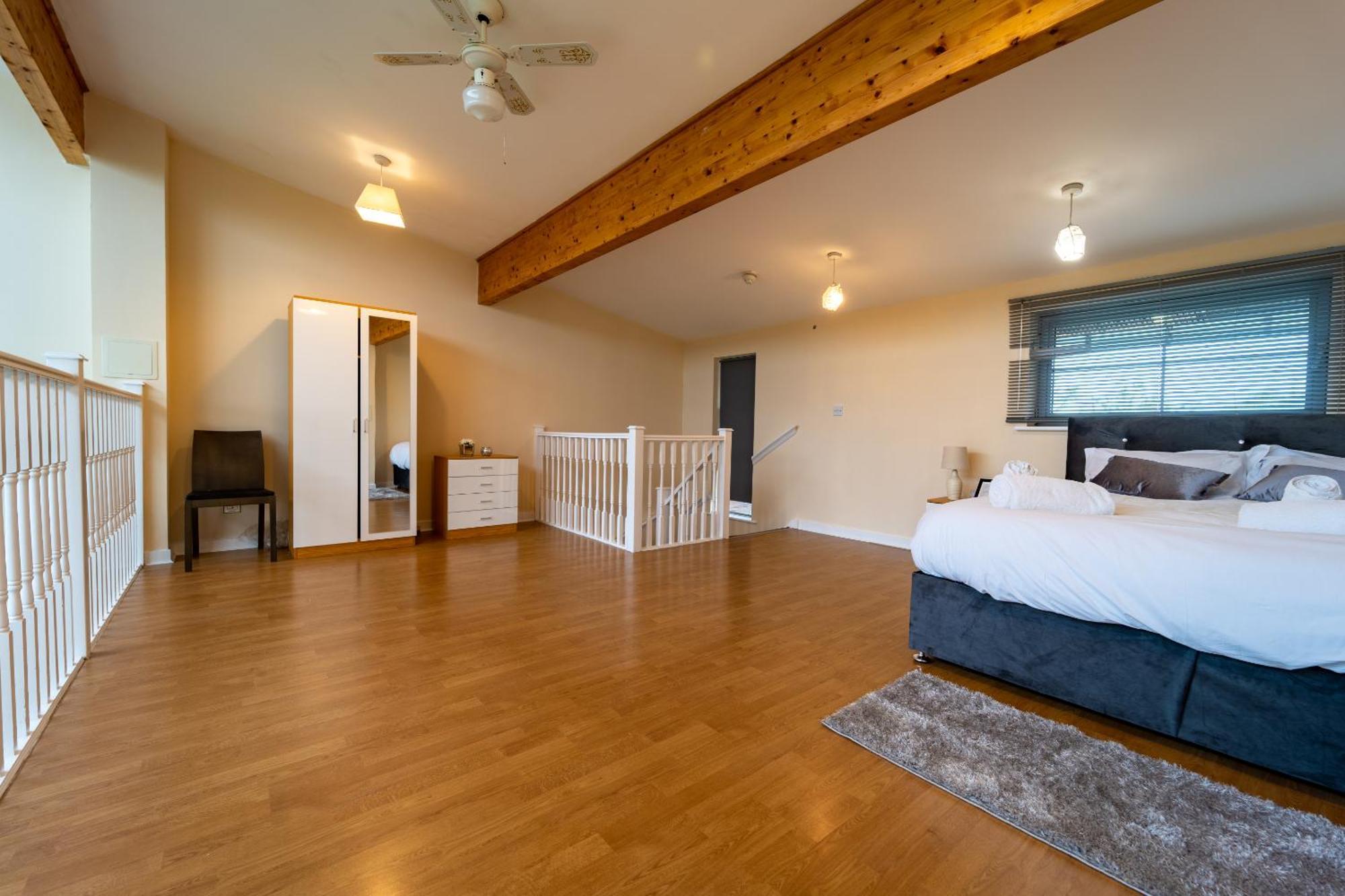 Luxury 2 Bed Apartment - Near Heathrow, Legoland, Windsor Slough Exteriör bild