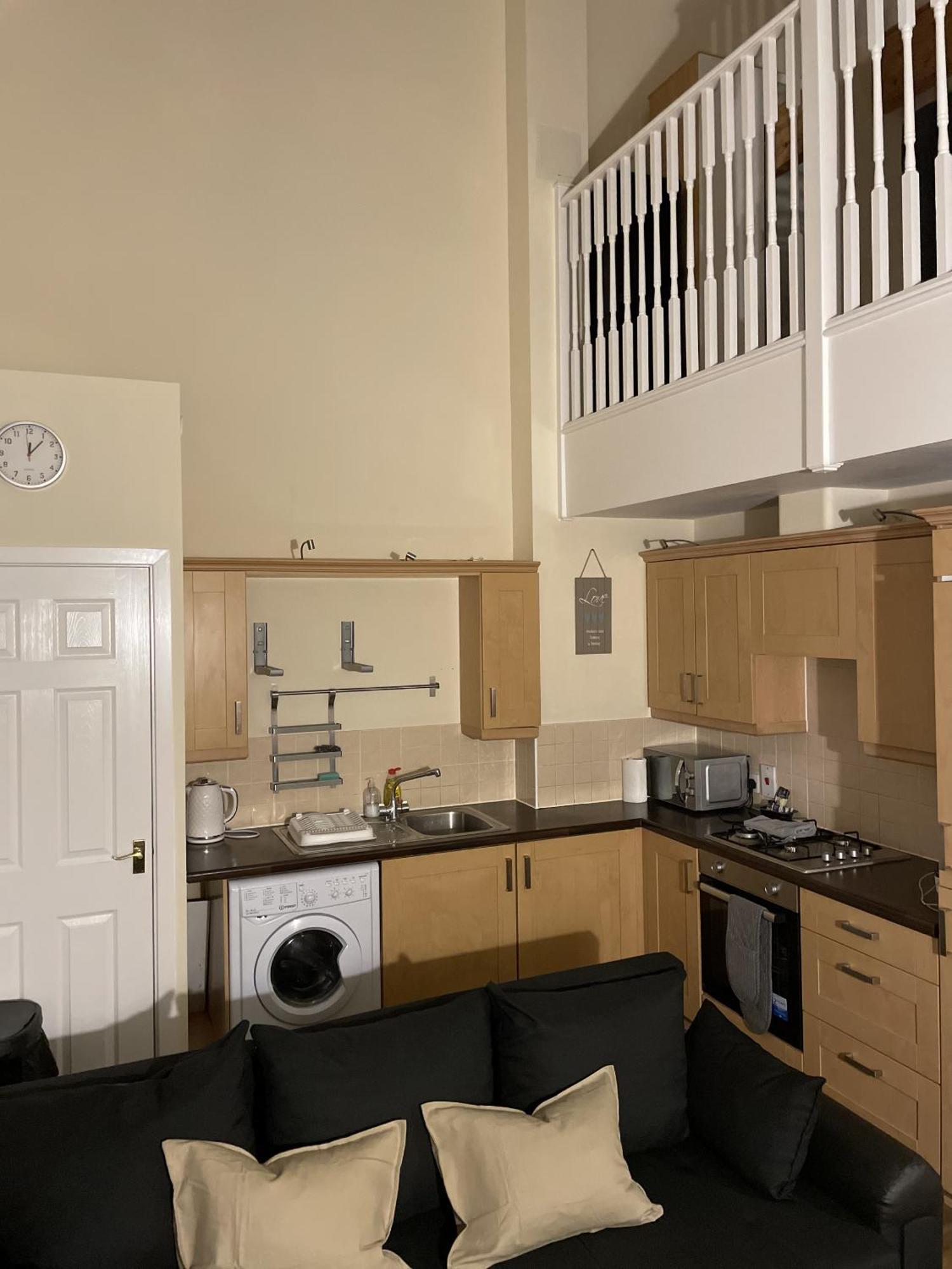 Luxury 2 Bed Apartment - Near Heathrow, Legoland, Windsor Slough Exteriör bild