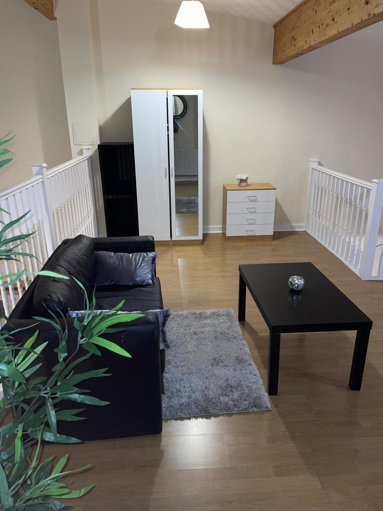 Luxury 2 Bed Apartment - Near Heathrow, Legoland, Windsor Slough Exteriör bild